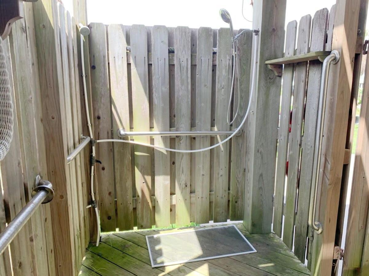 Casa De Las Olas - Huge Fenced Yard, Massive Outdoor Shower, Great Breezes From Deck! Surfside Beach Exterior photo