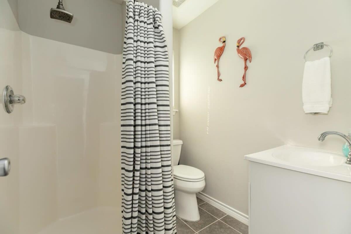 Casa De Las Olas - Huge Fenced Yard, Massive Outdoor Shower, Great Breezes From Deck! Surfside Beach Exterior photo