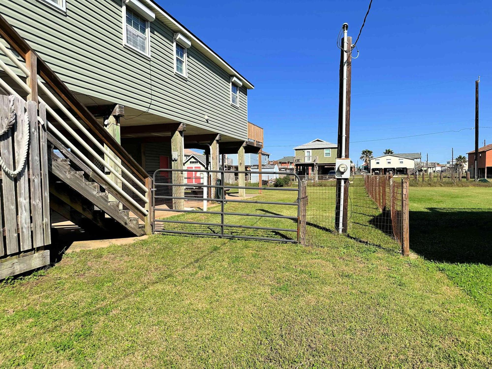 Casa De Las Olas - Huge Fenced Yard, Massive Outdoor Shower, Great Breezes From Deck! Surfside Beach Exterior photo